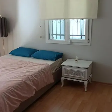 Comfortable Big House With 3 Bedrooms And Big Living Appartement *