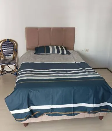 Comfortable Big House With 3 Bedrooms And Big Living *