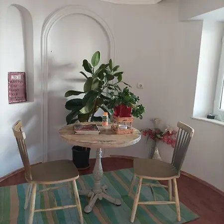 Comfortable Big House With 3 Bedrooms And Big Living Appartement