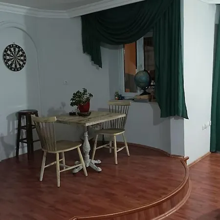 Appartement Comfortable Big House With 3 Bedrooms And Big Living Bornova