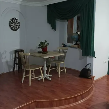 Comfortable Big House With 3 Bedrooms And Big Living Apartment *